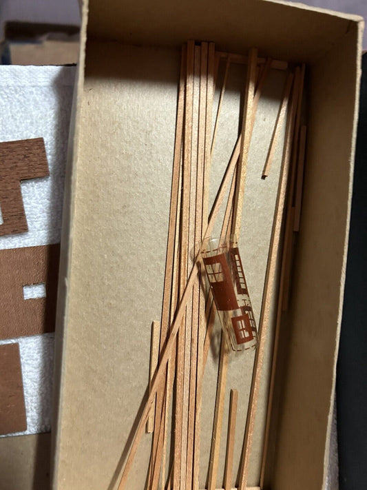 MODEL HOBBIES FOR YOU:  MODEL HOBBIES HO USED CAR LOT KIT