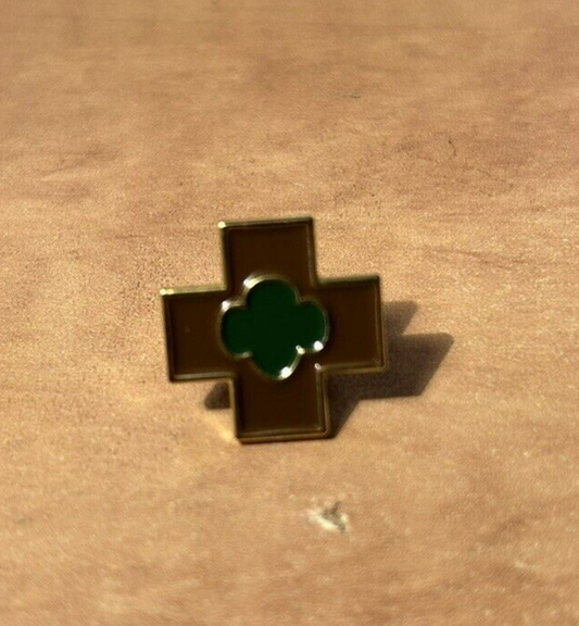 Girl Scout: Brownie Safety Award Pin