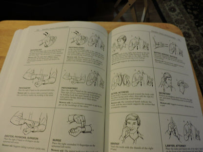 SIGNING ILLUSTRATED THE COMPLETE LEARNING GUIDE (OVER 1350 SIGNS)