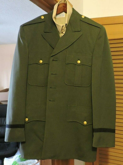 United States Army Uniform (Pants Size 32 Waist/ Coat,Size 39/ Shirt Size 36)