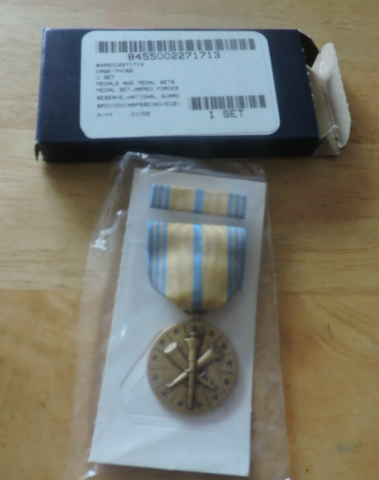 Armed Forces Reserve Medal: NATIONAL GUARD VERSION Medal & Ribbon Set