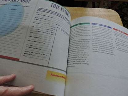 THE GUIDE FOR JUNIOR GIRL SCOUT LEADERS 1994