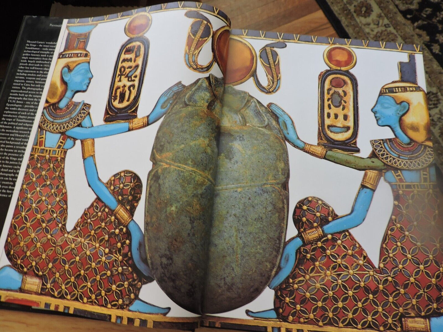 TUTANKHAMUN BY T.GH. JAMES, PHOTOS A. DELUCA 2000