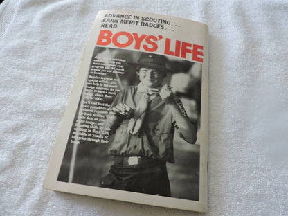 CANOEING BOY SOUTS MERIT BADGE BOOK 1986 PRINTING OF 1981 REVISION