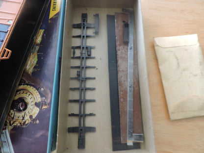ATHEARN TRAINS IN MINIATURE SANTE FE 50 FT OUTSIDE BRACED REFEER (NIB)