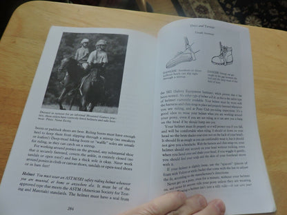 The United States Pony Club Manual of Horsemanship : Basics for Beginners