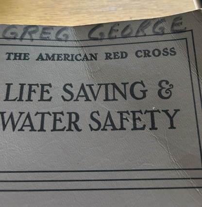 LIFE SAVING & WATER SAFETY BOOK THE AMERICAN RED CROSS 1967