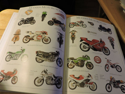 THE GIANT STICKER BOOK OF THINGS THAT GO! CREATE YOUR OWN PICTURE BOOK HUNDREDS