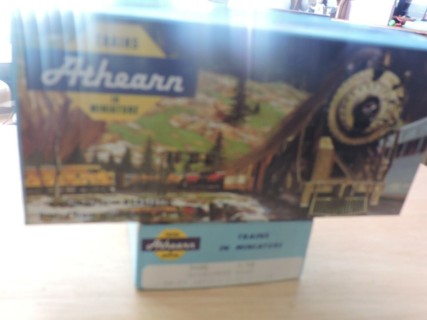 ATHEARN TRAINS IN MINIATURE MILWAKEE ROAD 34 FT OFFSET-SIDE HOPPER (NIB)