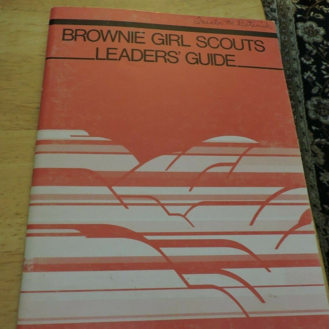 BROWNIE GIRL SCOUTS LEADER'S GUIDE  1986