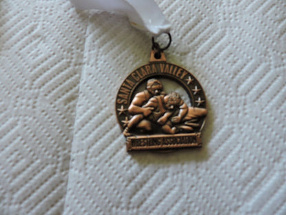 SANTA CLARA VELLEY WRESTING ASSOCIATION MEDAL ON WHITE RIBBON