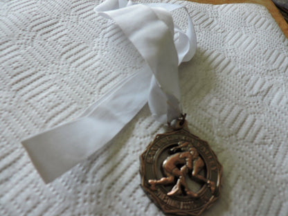 SANTA CLARA VALLEY WESTLING ASSSOCIATION- WITH WHITE RIBBON 2 INCH MEDAL