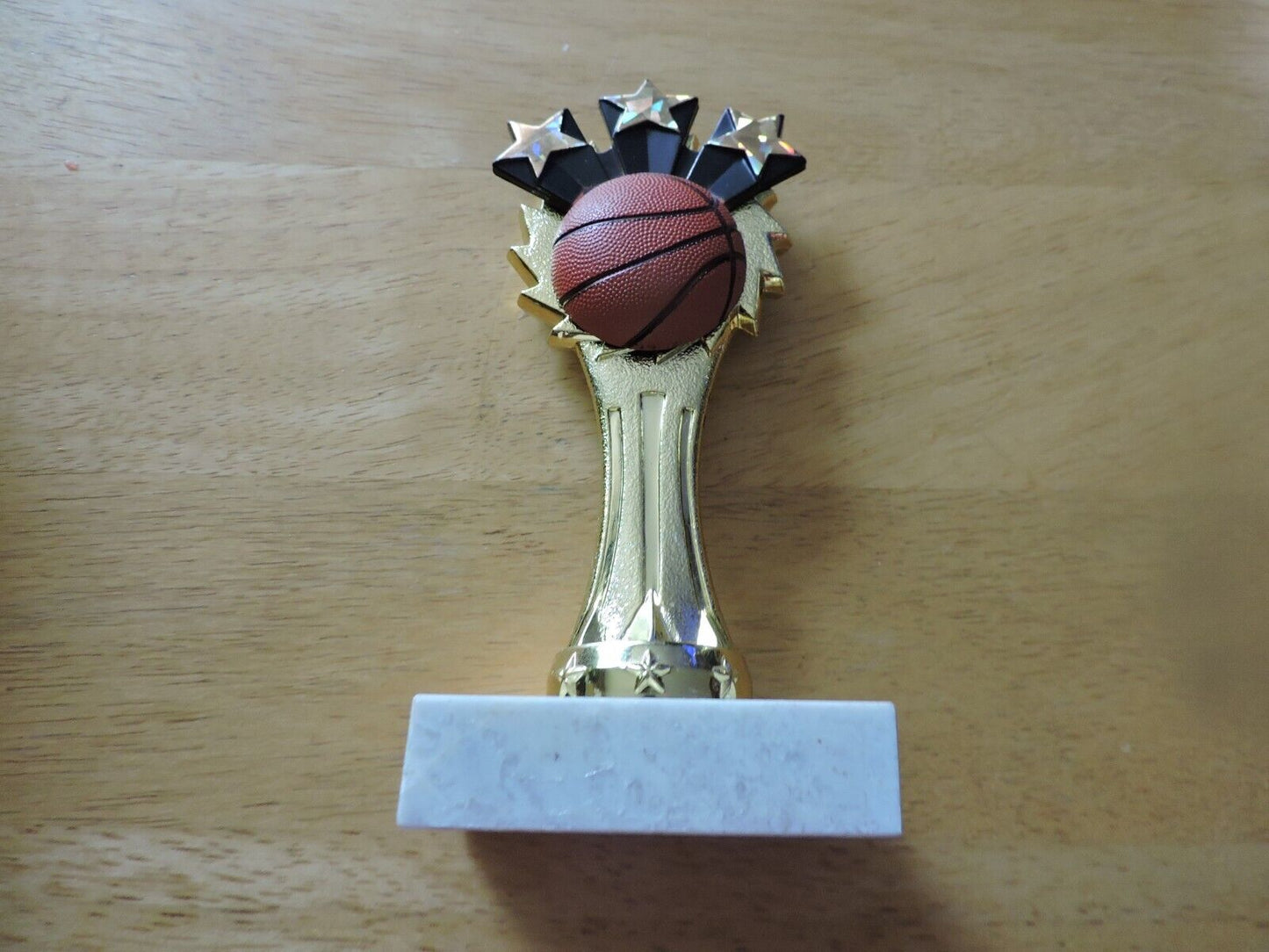 6.5 INCH  BASKETBALL00 TROPHY