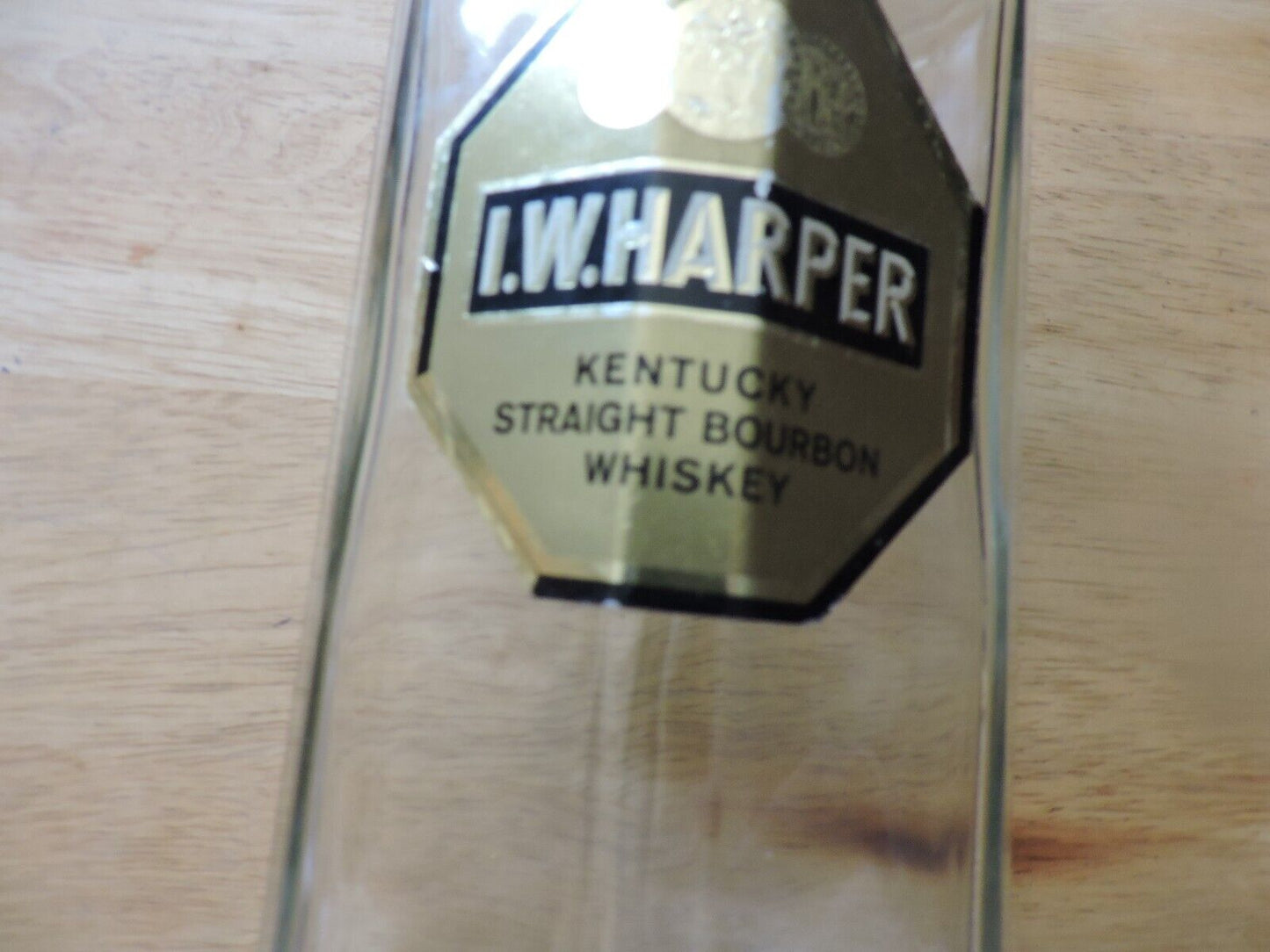 I.W.HARPER KENTUCKY STRAIGHT BOURBON WHISKEY DECANTUER