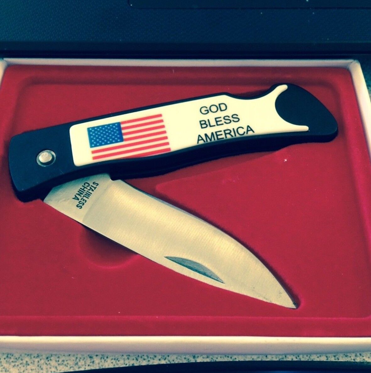 GOD BLESS AMERICA  POCKET KNIFE  - 2 1/2 INCHES