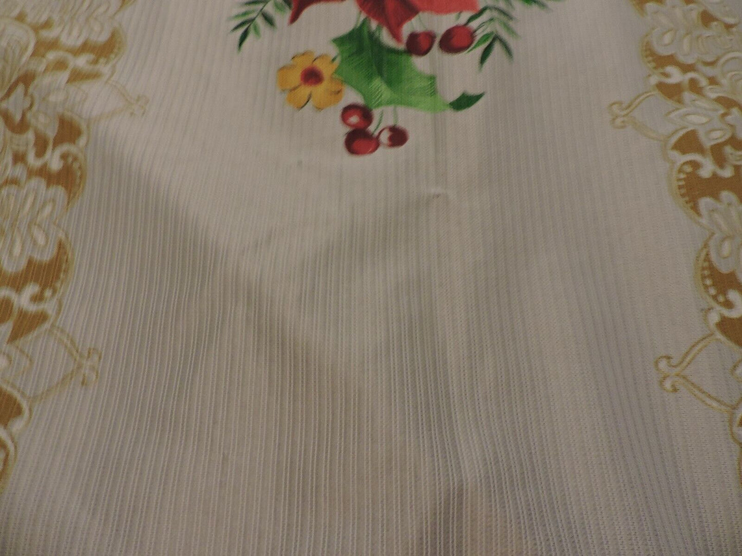 POINSETTIA TABLE CLOTH--87"X61"