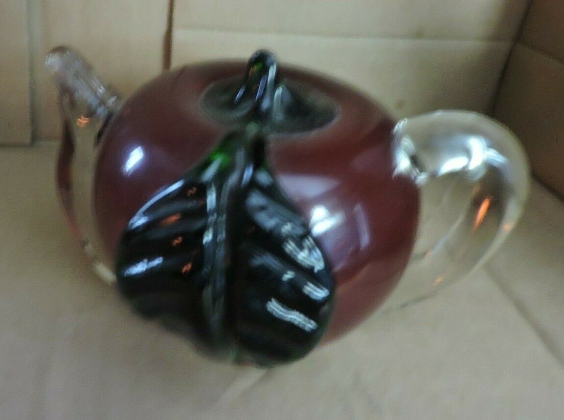 GLASS RED APPLE WITH GREEN LEAF TEAPOT SHAPE  PAPER WEIGHT