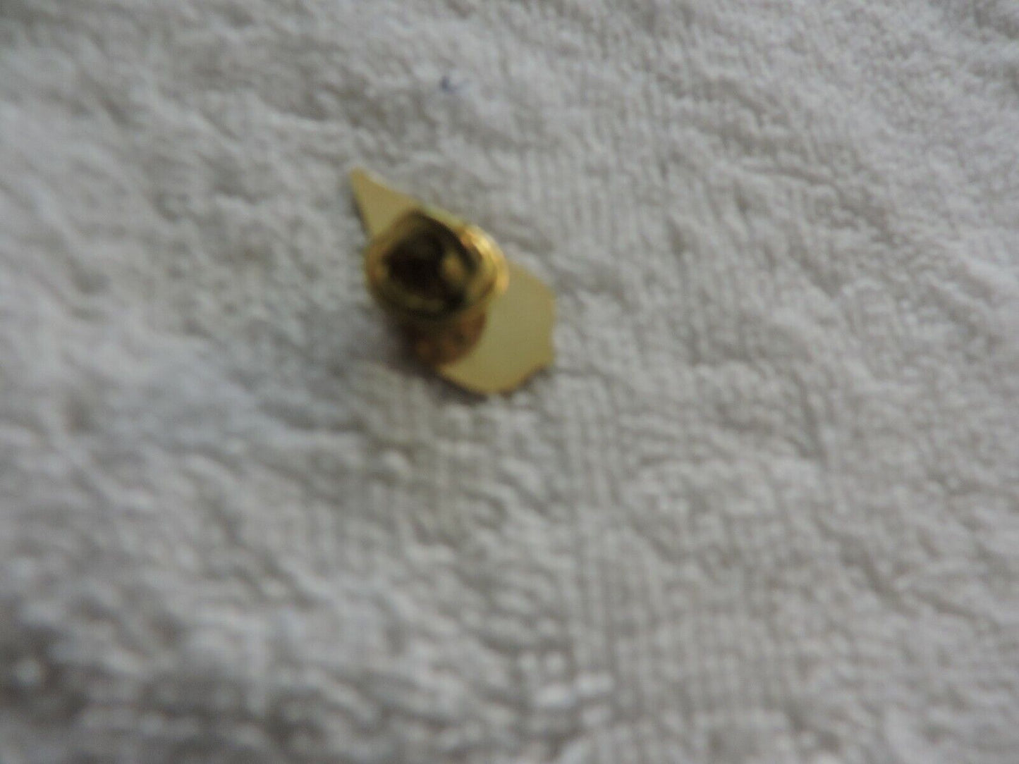 USA SWIMMING RED, WHITE AND BLUE PIN 1  X .5 INCHES