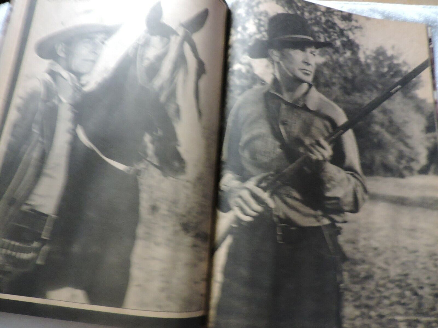 JOHN WAYNE & THE GREAT COWBOY HEROES MAGAZINE  1979