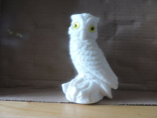 ALABASTER HORNED OWL MADE IN ITALY  5 INCHES TALL