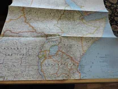 NATIONAL GEORGRAPHIC MAP OF AFRICA  COUNTRIES OF THE NILE   1963