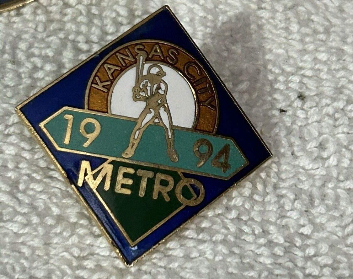SOFTBALL PIN: (3) KANSAS CITY MAGIC & KC METRO,  INDEPENDENCE HI BOY