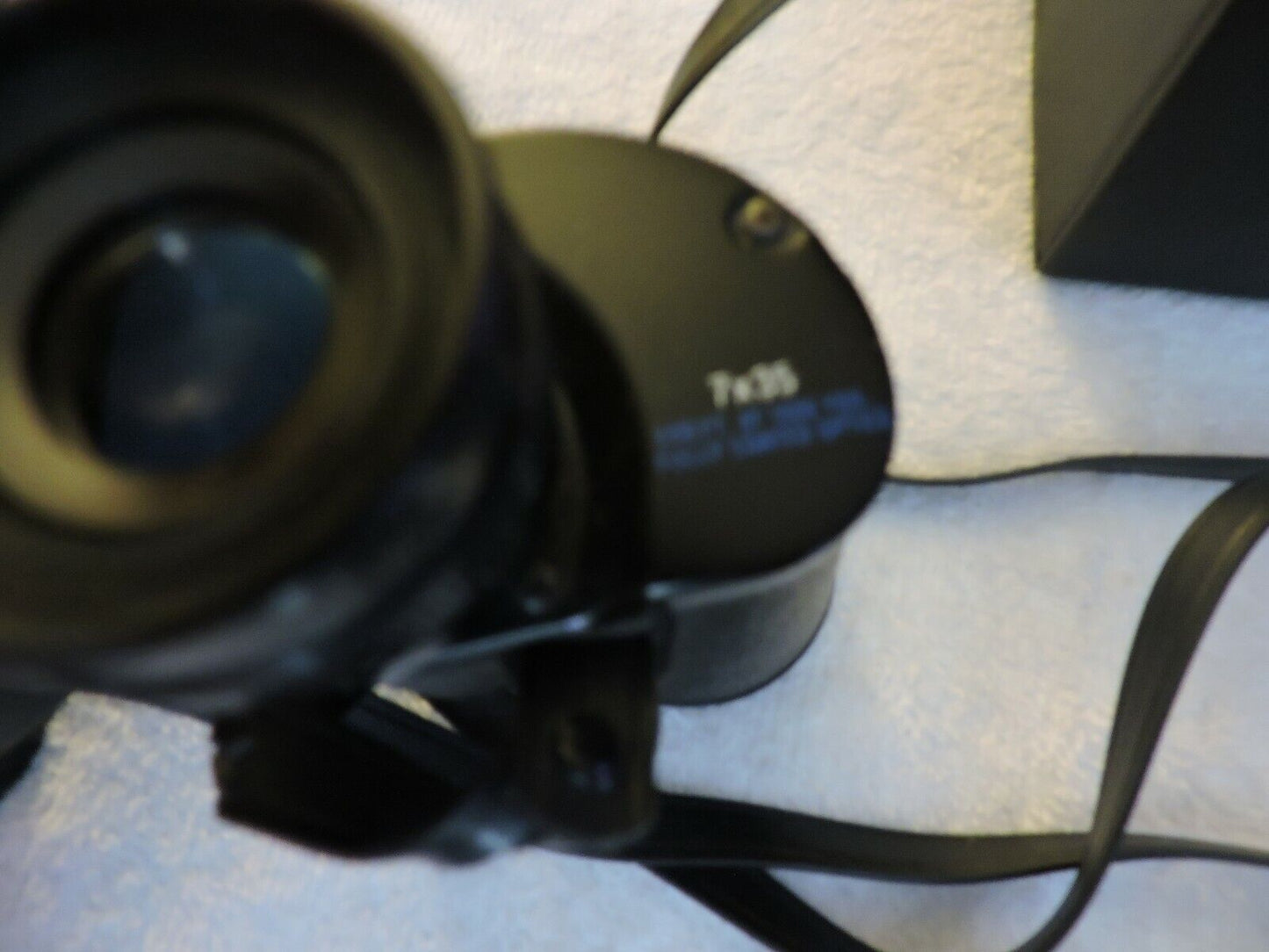 BUSHNELL BINOCULARS SPORTSVIEW WITH CASE  7 X 35