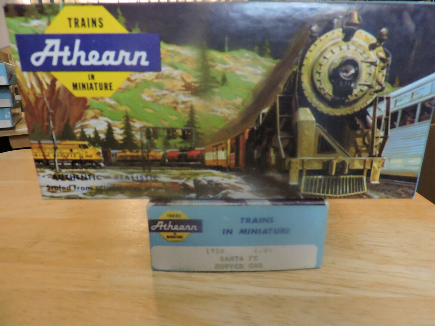 ATHEARN TRAINS IN MINIATURE SANTE FE CHOPPER CAR