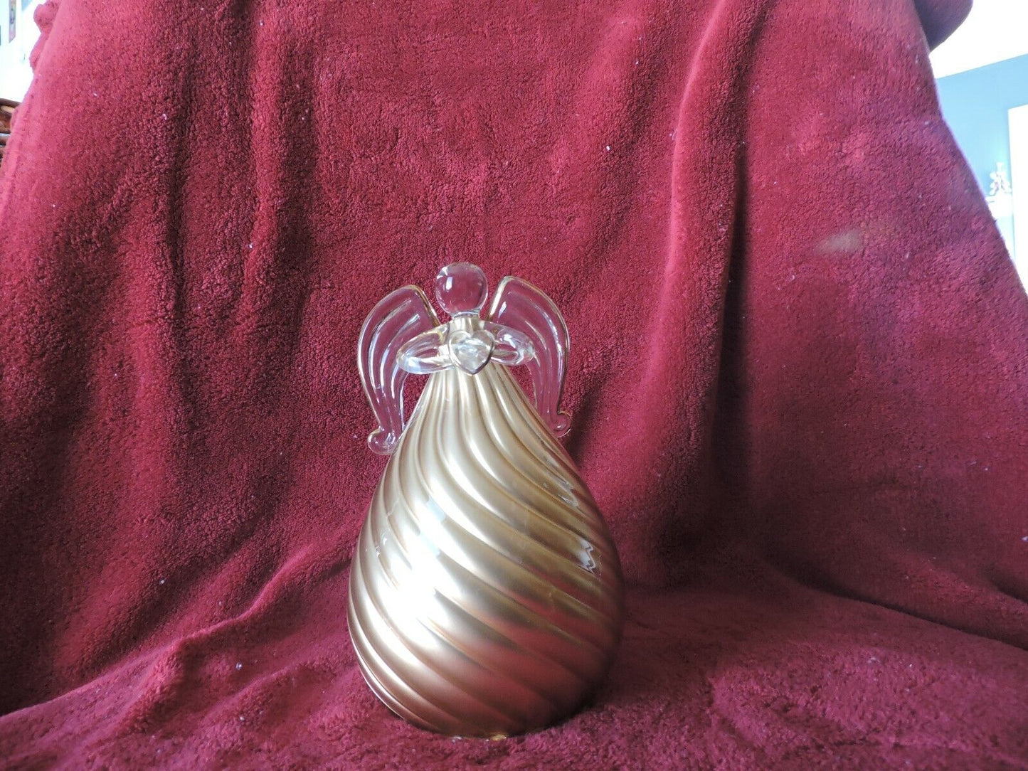 UNIQUE GLASS ANGLE  7 INCHES TALL