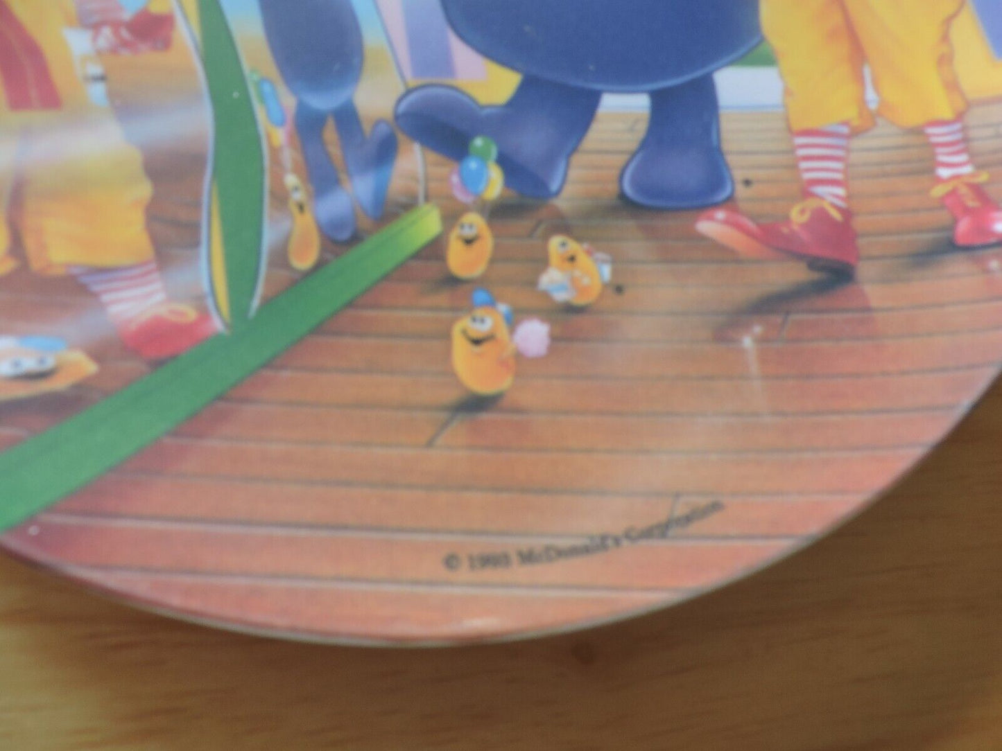 MCDONALS 1993 FUN PLATE--"FUN MIRRORS"