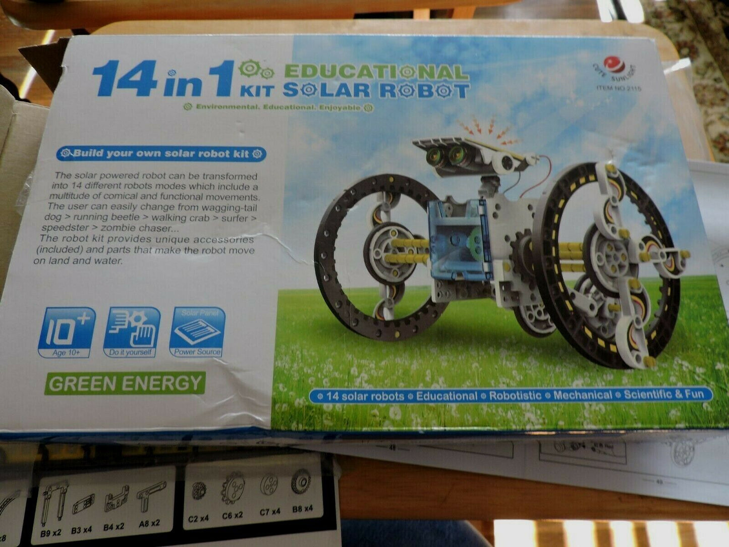 14 IN 1 EDUCATIONAL SOLAR ROBOT KIT  BY GREEN ENERGY (14 SOLAR ROBOTS) NIB