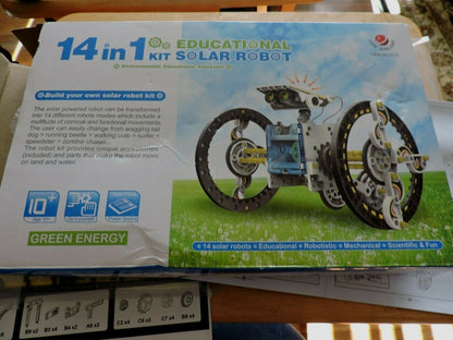 14 IN 1 EDUCATIONAL SOLAR ROBOT KIT  BY GREEN ENERGY (14 SOLAR ROBOTS) NIB