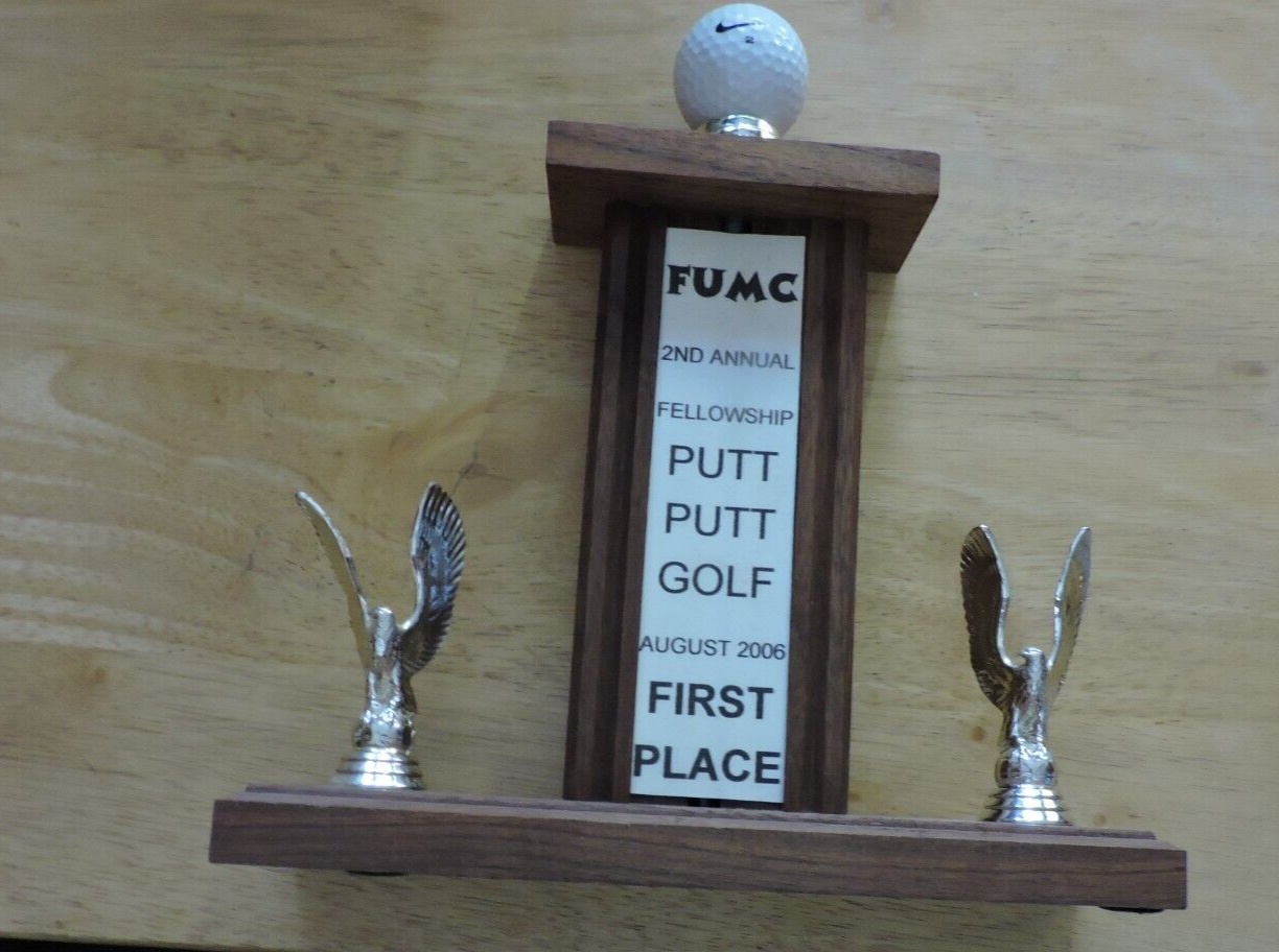 VINTAGE  GOLF WOODEN TROPHY     11 1x10x3  INCHES--FUMC PUTT PUTT GOLF 1ST PLACE