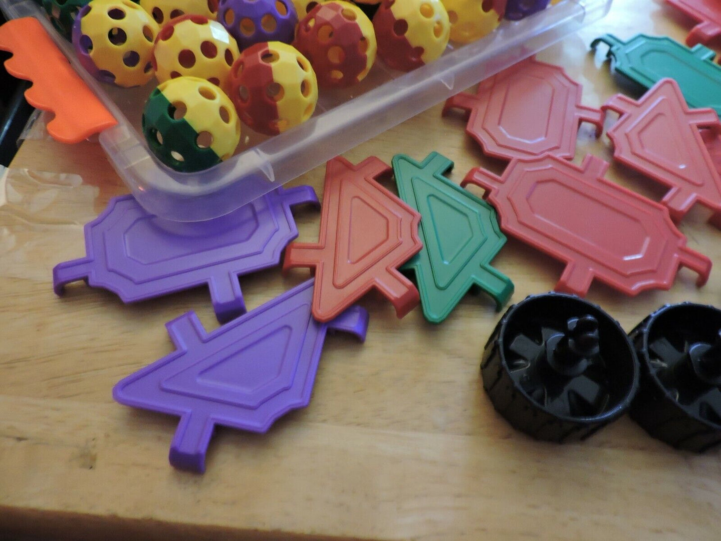 STEM EDUCATIONAL BUILDING SE--IQ BUILDER  147 PIECES