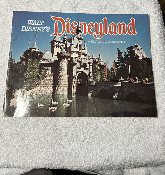 WALT DISNEY'S DISNEYLAND A PICTORIAL SOUVENIR 1975