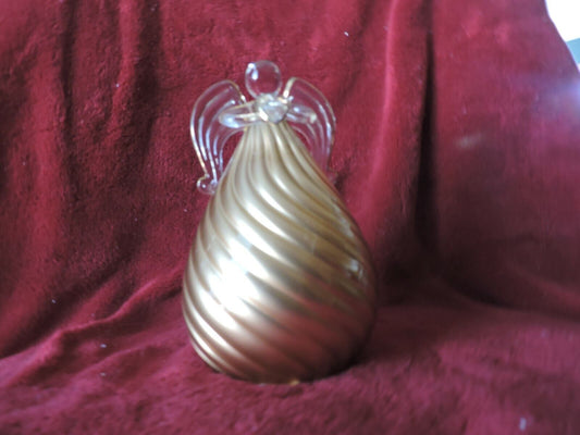UNIQUE GLASS ANGLE  7 INCHES TALL