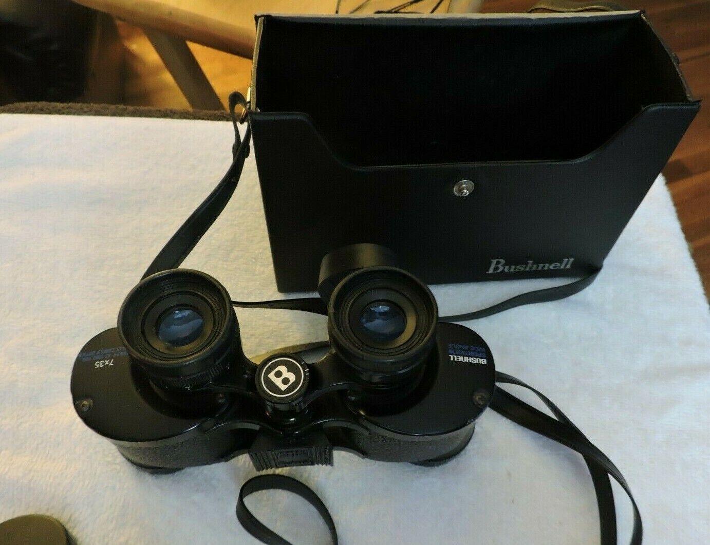 BUSHNELL BINOCULARS SPORTSVIEW WITH CASE  7 X 35