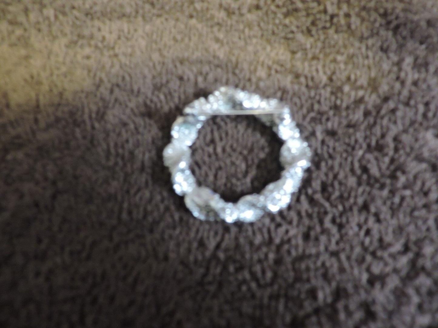 Christmas Wreath Brooch-Silver Colored/Beautiful