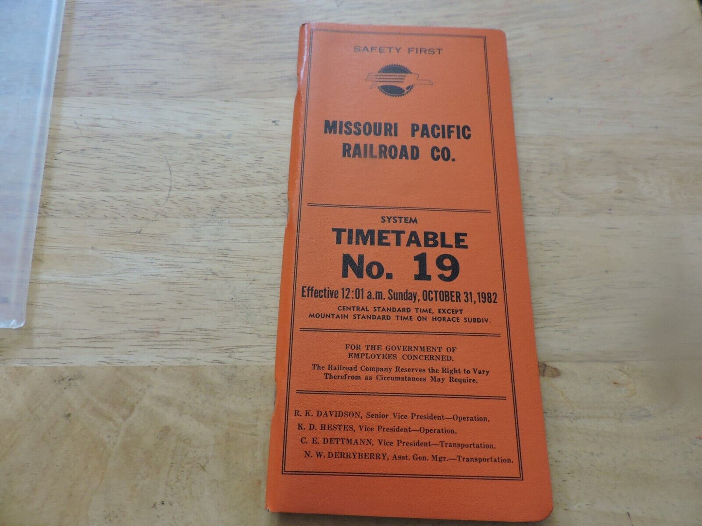 UNION PACIFIC RAILROAD CO. SYSTEM TIMETABLE NO. 19, 1982