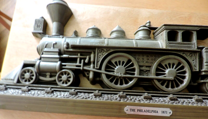 LOCOMOTIVE AND COAL CAR PLASTIC WALL DECORATION