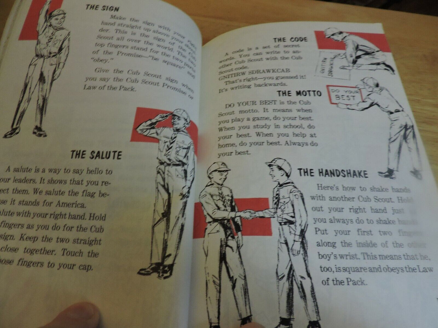 THE CUB SCOUT WOLF HANDBOOK  1970 PRINTING