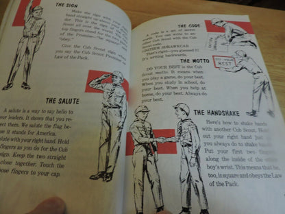 THE CUB SCOUT WOLF HANDBOOK  1970 PRINTING