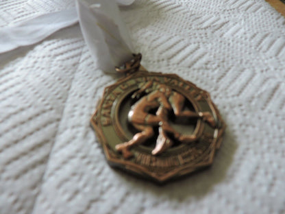 SANTA CLARA VALLEY WESTLING ASSSOCIATION- WITH WHITE RIBBON 2 INCH MEDAL
