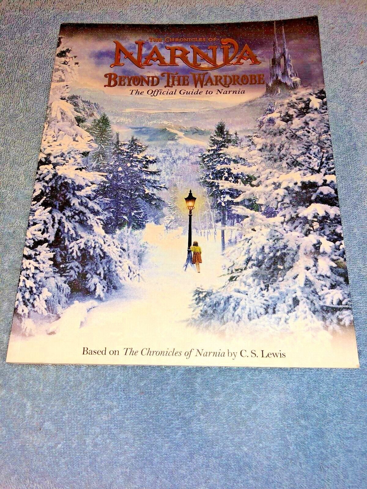 Chronicles of Narnia: Beyond the Wardrobe : The Official Guide to Narn ...