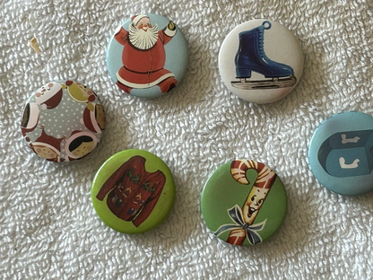 LOT OF 6 CHRISTMAS BUTTON PINS