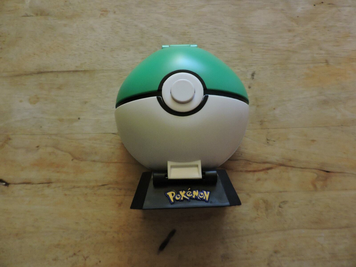 Pokemon Pokeball (With Pokemon Scene Inside)