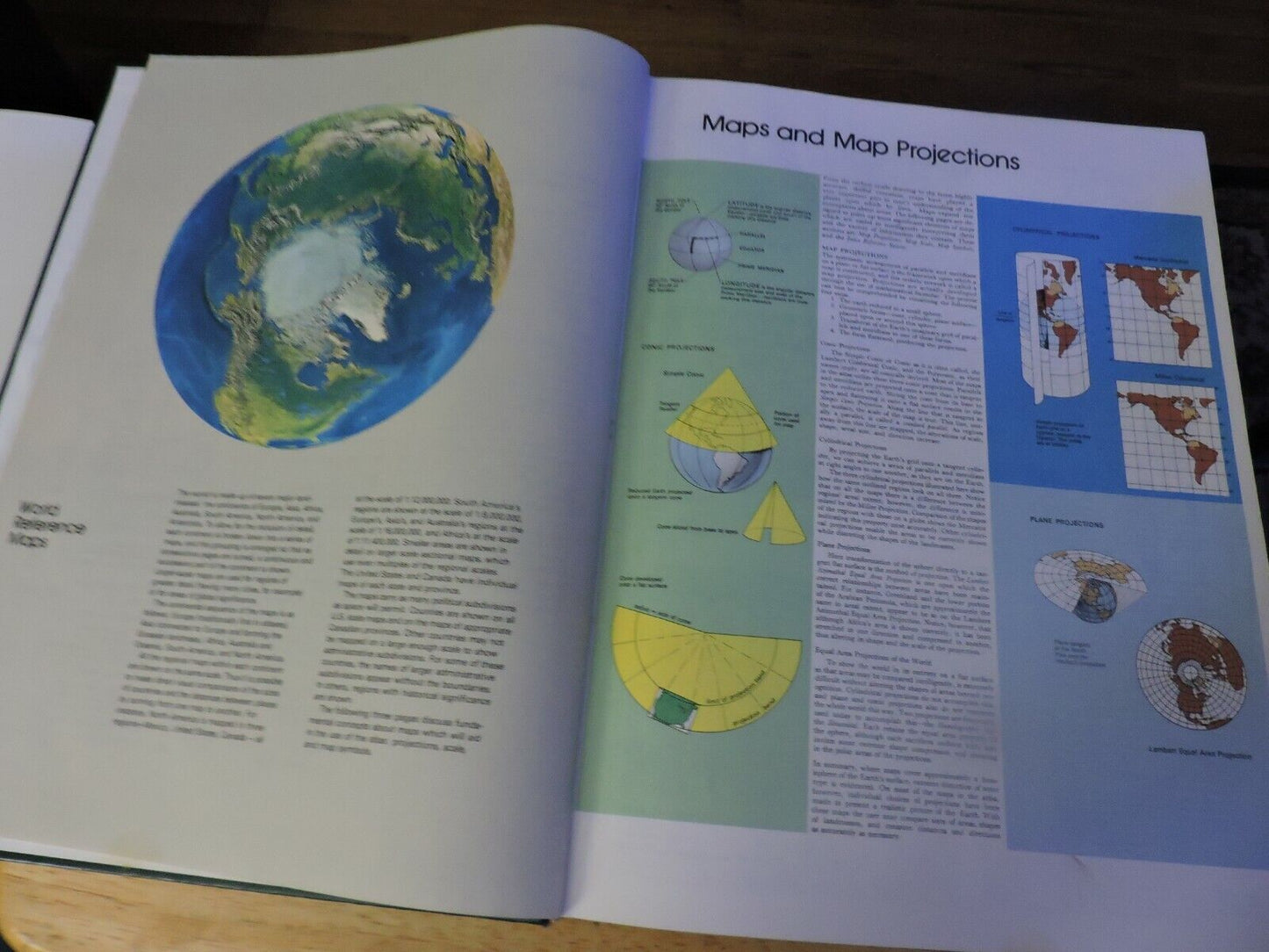 RAND McNALLY UNIVERSAL WORLD ATLAS