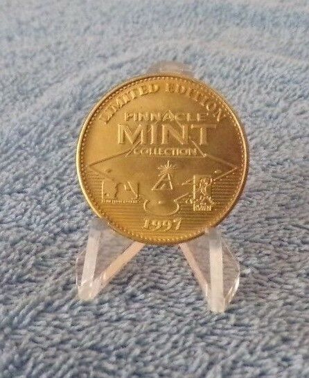 Pinnacle Mint Limited Edition Coin: Albert Belle White Sox