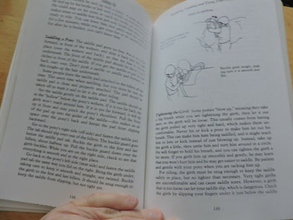 The United States Pony Club Manual of Horsemanship : Basics for Beginners