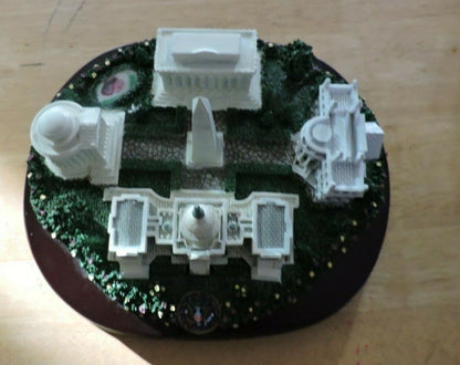 WASHINGTON D C  LANDMARKS CERAMIC TABLE DECORATION  9X75X4 INCHES